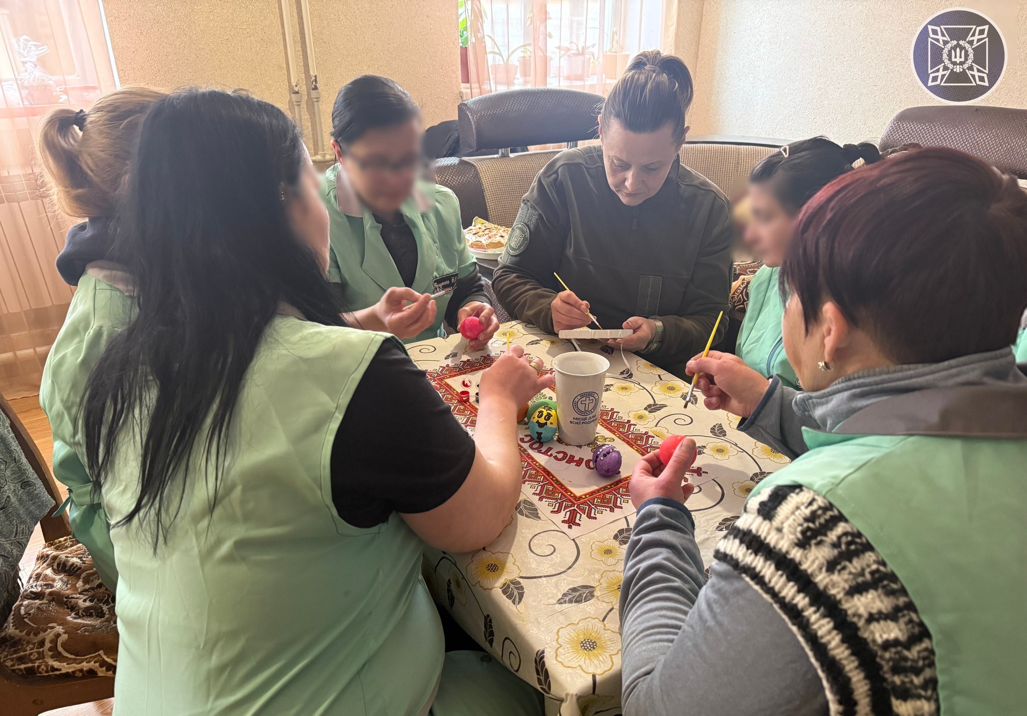 СВЯТКОВІ ДНІ В УСТАНОВАХ