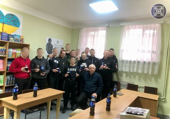 СВЯТКОВІ ДНІ В УСТАНОВАХ