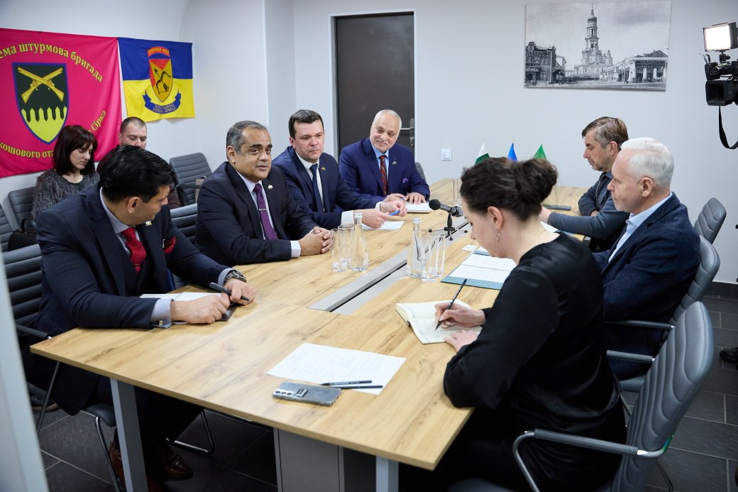 Терехов і Канвар Аднад Ахмед Хан