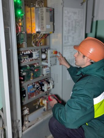 Фахівці КСП «Харківміськліфт»