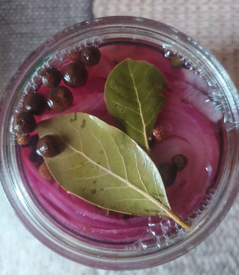 Маринована цибуля