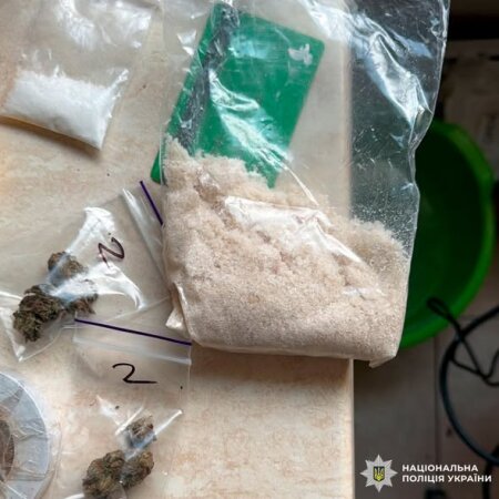 В ході операції «Рубікон» у Харкові поліцейські затримали громадянку Естонії з великою партією мефедрону: жінці повідомлено про підозру