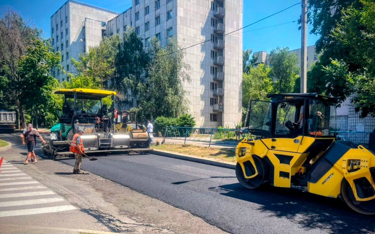 КП «Шляхрембуд» щодня впорядковує вулично-дорожню мережу міста.
