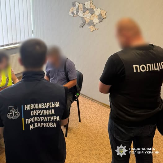 Слідчі повідомили про підозру посадовцю комунального підприємства за забруднення земель та річки стічними водами на Харківщині
