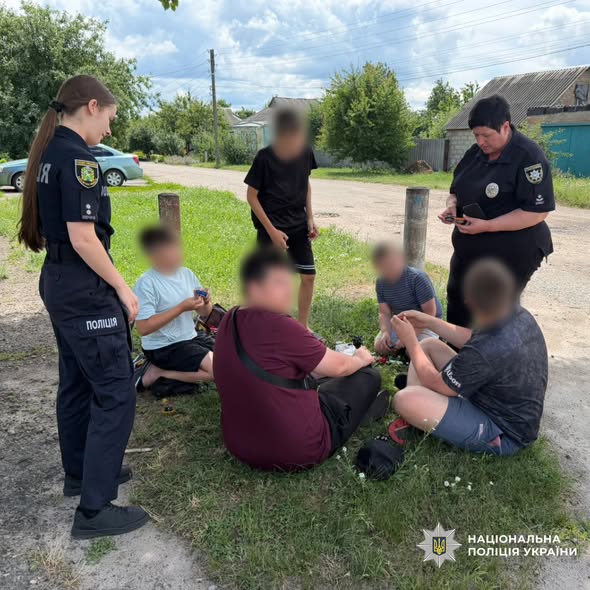 Ювенальні поліцейські Харківщини навчають дітей розпізнавати ворожу пропаганду та дезінформацію в соціальних мережах