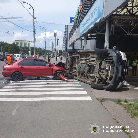 У Харкові внаслідок ДТП постраждали двоє людей