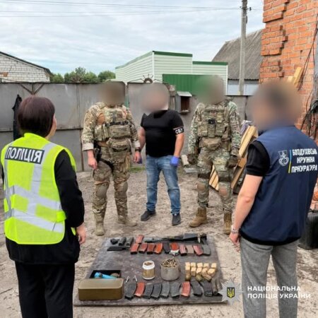 Поліцейські викрили мешканця Харківщини у зберіганні зброї та боєприпасів
