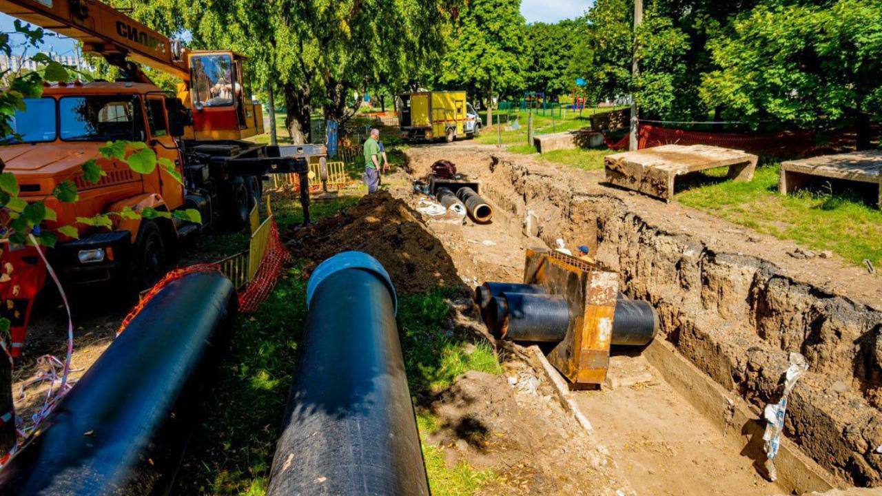 У Харкові безперервно триває підготовка до осінньо-зимового періоду.