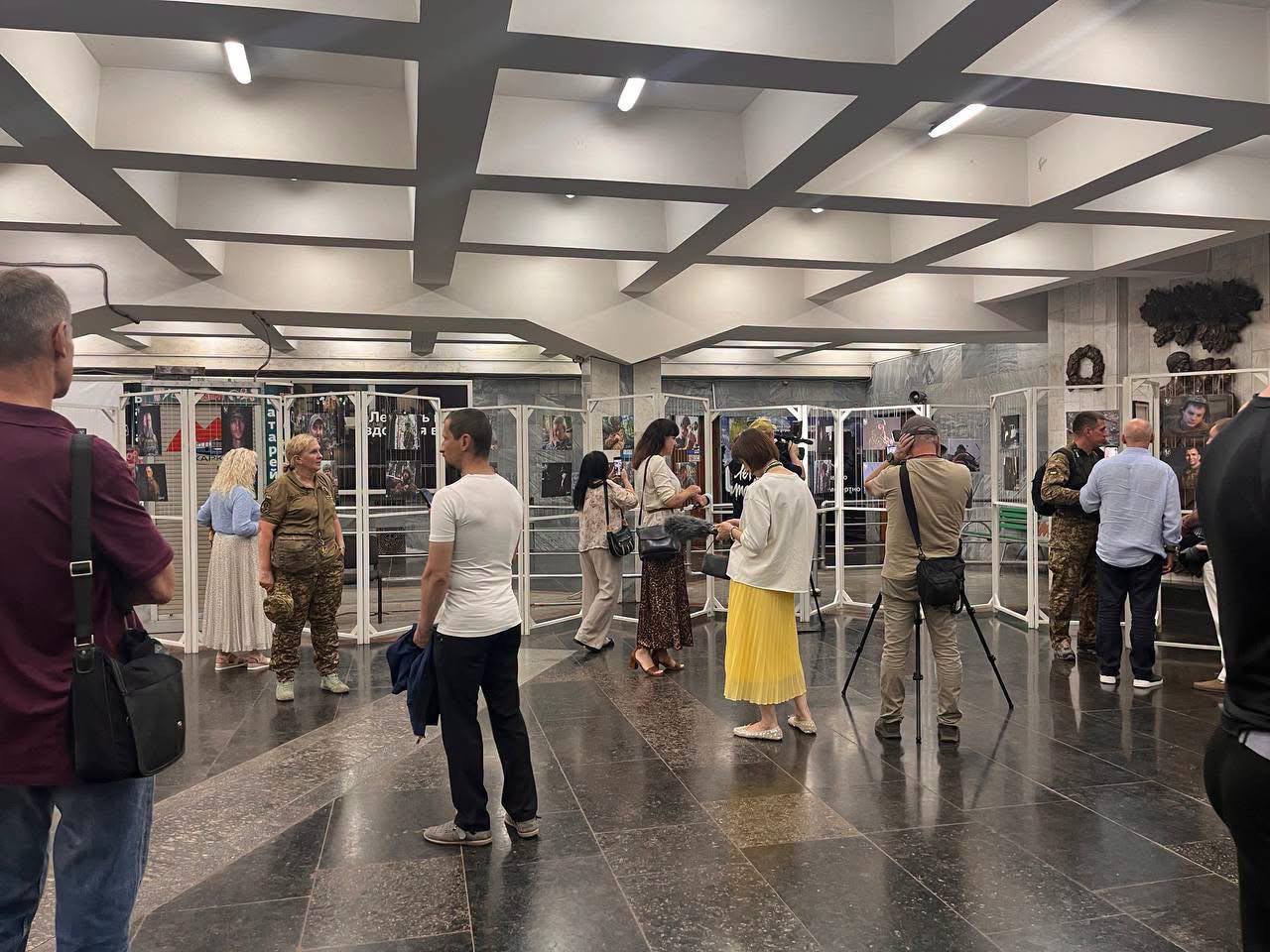 Фотовиставка Антона Карпенка «Погляд. Побратими. Долі».