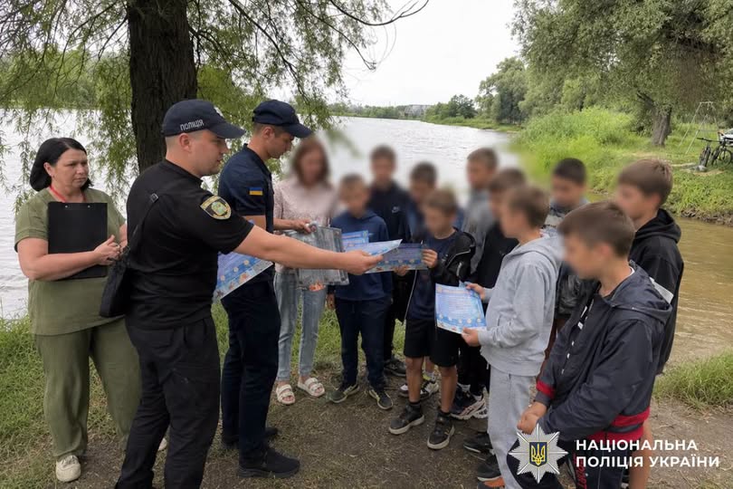 Поліцейські нагадали про заборону купання у невстановлених місцях