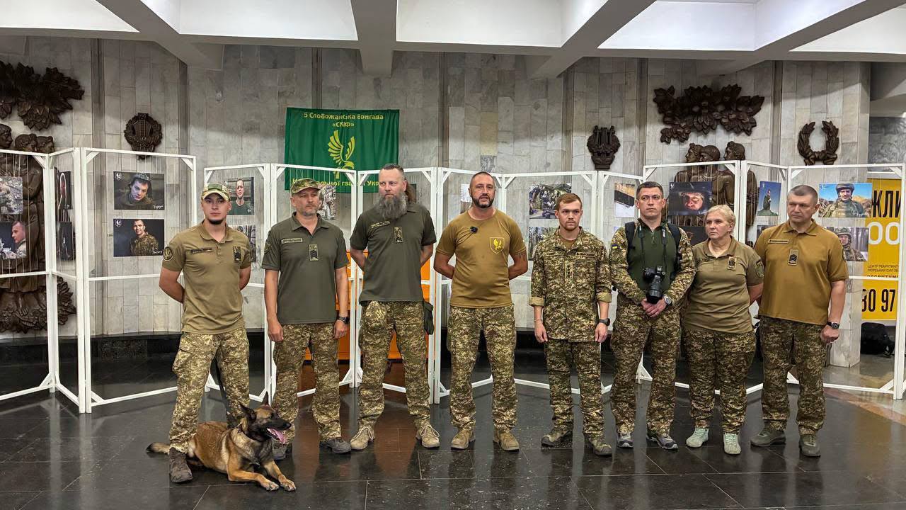 Фотовиставка Антона Карпенка «Погляд. Побратими. Долі».