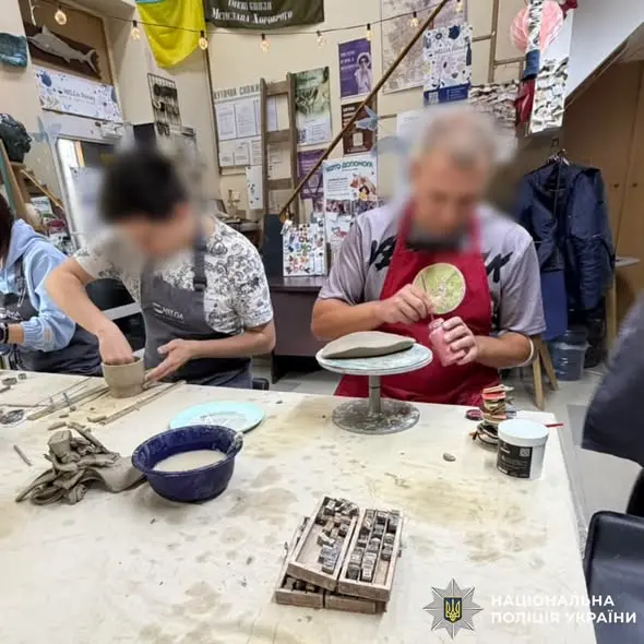 Глинотерапія для поліцейських Харківщини