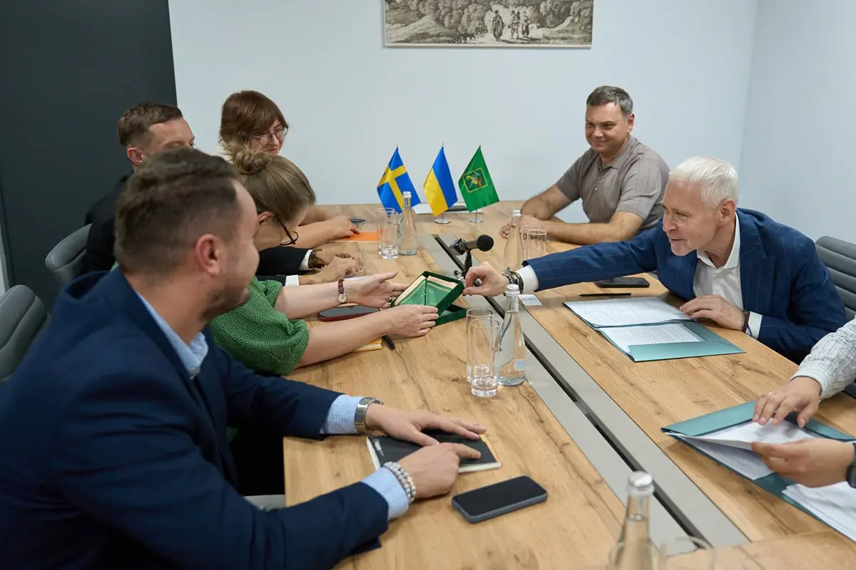 Міський голова Ігор Терехов з представниками програми «Polaris: Підтримка багаторівневого врядування в Україні».
