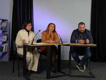 Фахівці профільних департаментів міськради.